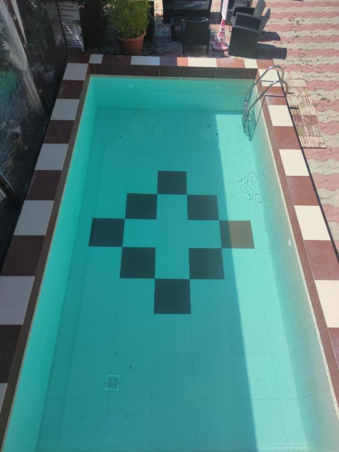 Suzana Garden Hotel Venus Exterior photo
